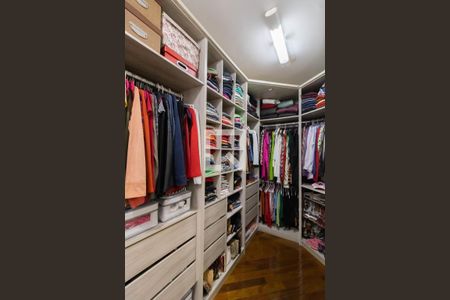 Apartamento à venda com 197m², 4 quartos e 2 vagasCloset da Suíte 1