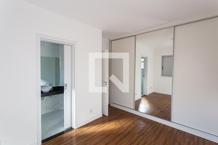 Suíte de apartamento para alugar com 3 quartos, 126m² em Sagrada Família, Belo Horizonte