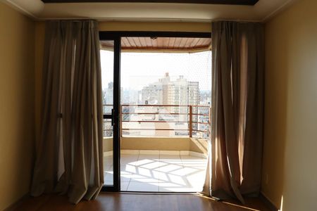 Detalhe sala 1 de apartamento para alugar com 3 quartos, 150m² em Cambuí, Campinas