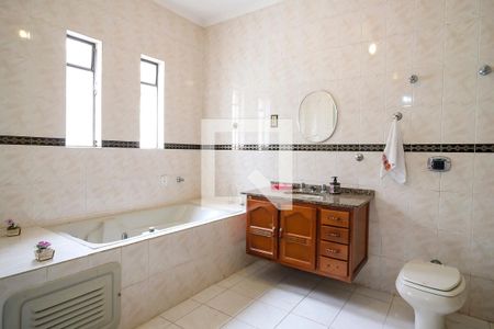 Casa à venda com 350m², 4 quartos e 4 vagasBanheiro da Suíte 