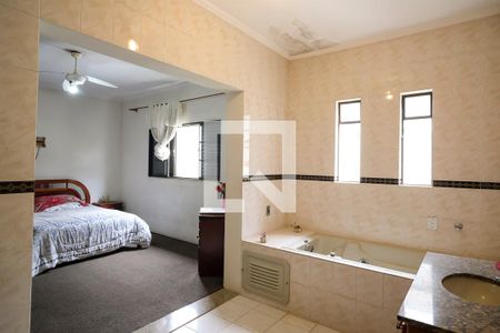 Casa à venda com 350m², 4 quartos e 4 vagasBanheiro da Suíte 