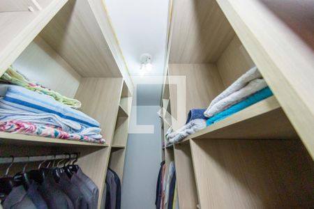 Casa para alugar com 263m², 4 quartos e 2 vagasCloset da suíte