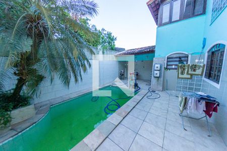 Casa para alugar com 263m², 4 quartos e 2 vagasQuintal