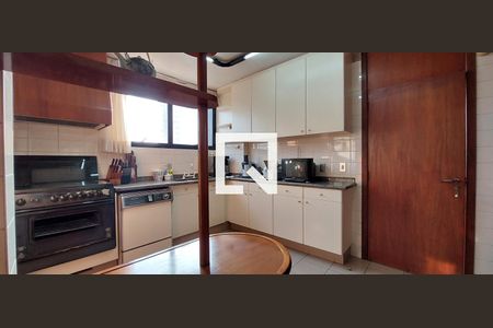 Apartamento à venda com 266m², 3 quartos e 2 vagas Apartamento à venda com 266m², 3 quartos e 2 vagasCozinha