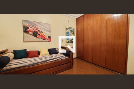 Apartamento à venda com 266m², 3 quartos e 2 vagas Apartamento à venda com 266m², 3 quartos e 2 vagasQuarto