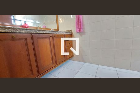 Apartamento à venda com 266m², 3 quartos e 2 vagas Apartamento à venda com 266m², 3 quartos e 2 vagasBanheiro