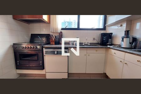 Apartamento à venda com 266m², 3 quartos e 2 vagas Apartamento à venda com 266m², 3 quartos e 2 vagasCozinha