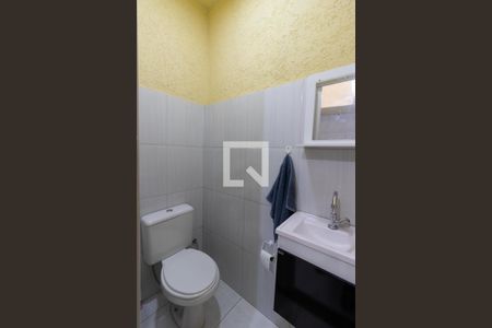 Casa à venda com 100m², 3 quartos e 2 vagas Casa à venda com 100m², 3 quartos e 2 vagasLavabo