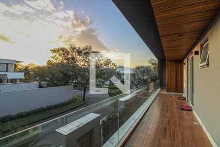 Casa de condomínio à venda com 600m², 5 quartos e 4 vagasVaranda Suítes 1 e 2