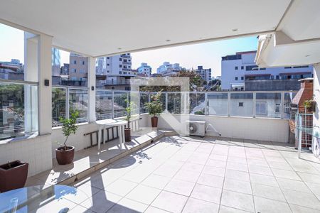 Apartamento à venda com 120m², 4 quartos e 2 vagas Apartamento à venda com 120m², 4 quartos e 2 vagasCobertura