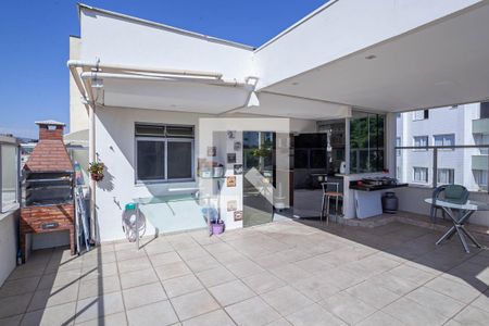 Apartamento à venda com 120m², 4 quartos e 2 vagas Apartamento à venda com 120m², 4 quartos e 2 vagasCobertura