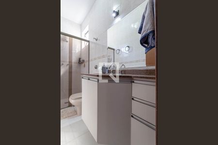 Apartamento à venda com 120m², 4 quartos e 2 vagas Apartamento à venda com 120m², 4 quartos e 2 vagasBanheiro da suíte