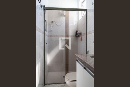 Apartamento à venda com 120m², 4 quartos e 2 vagas Apartamento à venda com 120m², 4 quartos e 2 vagasBanheiro da suíte