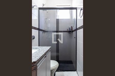 Apartamento à venda com 120m², 4 quartos e 2 vagas Apartamento à venda com 120m², 4 quartos e 2 vagasBanheiro social 1