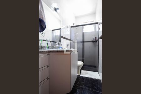 Apartamento à venda com 120m², 4 quartos e 2 vagas Apartamento à venda com 120m², 4 quartos e 2 vagasBanheiro social 1