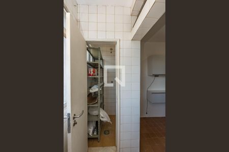 Apartamento para alugar com 100m², 3 quartos e 2 vagasBanheiro de serviço