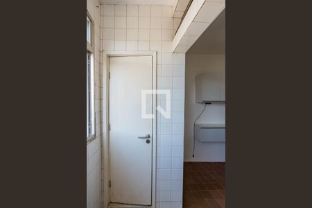 Apartamento para alugar com 100m², 3 quartos e 2 vagasBanheiro de serviço
