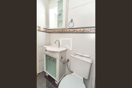 Casa à venda com 180m², 3 quartos e 6 vagas Casa à venda com 180m², 3 quartos e 6 vagasBanheiro casa 2