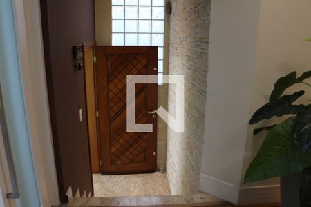 Hall de entrada de casa à venda com 3 quartos, 200m² em Chácara Califórnia, São Paulo