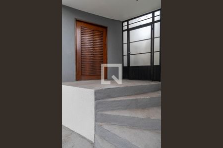 Casa à venda com 119m², 3 quartos e 2 vagas Casa à venda com 119m², 3 quartos e 2 vagasFachada