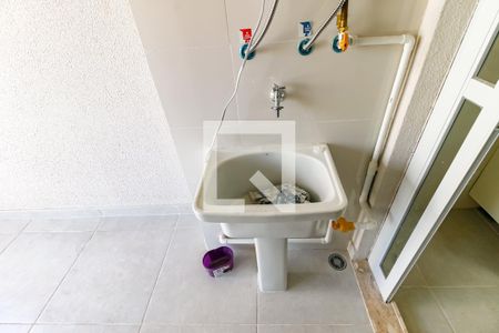 Apartamento à venda com 76m², 3 quartos e 2 vagas Apartamento à venda com 76m², 3 quartos e 2 vagasDetalhe da area de serviço