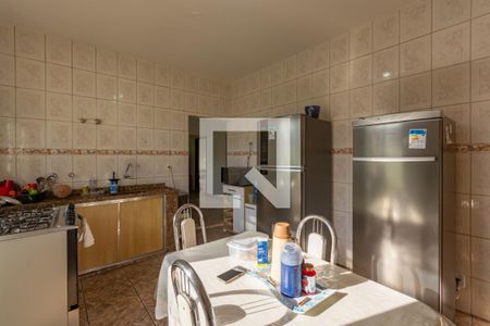 Casa à venda com 350m², 3 quartos e 4 vagas Casa à venda com 350m², 3 quartos e 4 vagasCozinha