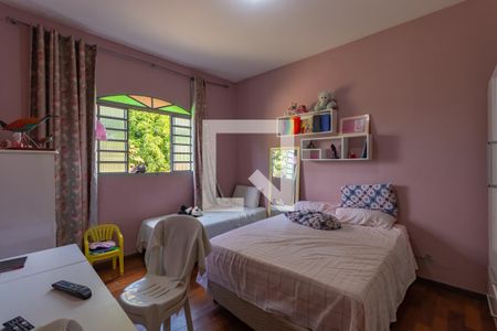 Casa à venda com 350m², 3 quartos e 4 vagas Casa à venda com 350m², 3 quartos e 4 vagasQuarto 1