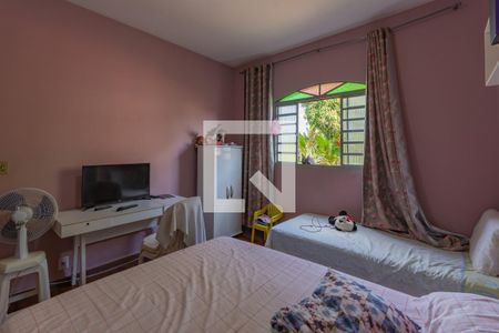 Casa à venda com 350m², 3 quartos e 4 vagas Casa à venda com 350m², 3 quartos e 4 vagasQuarto 1