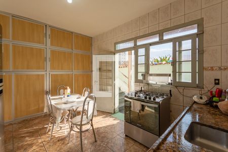 Casa à venda com 350m², 3 quartos e 4 vagas Casa à venda com 350m², 3 quartos e 4 vagasCozinha