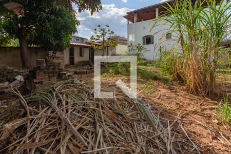 Casa à venda com 350m², 3 quartos e 4 vagas Casa à venda com 350m², 3 quartos e 4 vagasQuintal