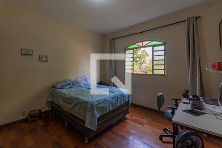 Casa à venda com 350m², 3 quartos e 4 vagas Casa à venda com 350m², 3 quartos e 4 vagasSuíte 1