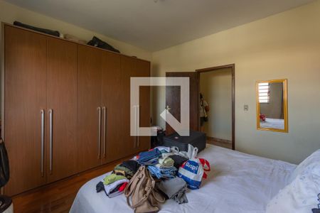 Casa à venda com 350m², 3 quartos e 4 vagas Casa à venda com 350m², 3 quartos e 4 vagasSuíte 2