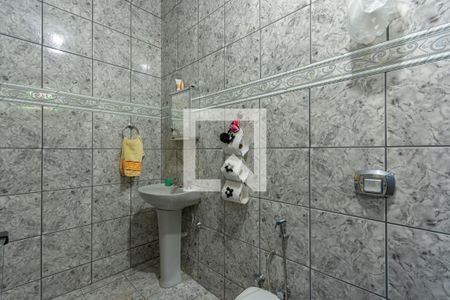 Casa à venda com 350m², 3 quartos e 4 vagas Casa à venda com 350m², 3 quartos e 4 vagasBanheiro suíte 2