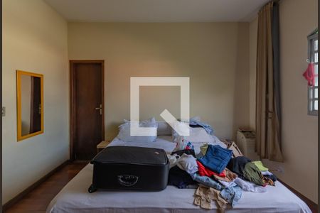 Casa à venda com 350m², 3 quartos e 4 vagas Casa à venda com 350m², 3 quartos e 4 vagasSuíte 2