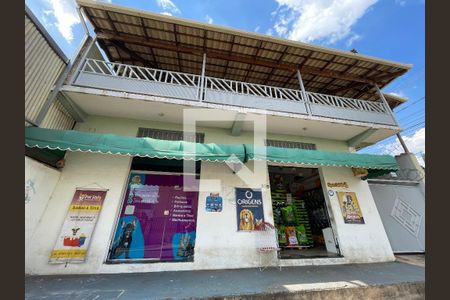 Casa à venda com 200m², 4 quartos e 3 vagasFachada