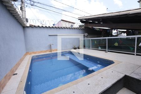 Casa à venda com 200m², 4 quartos e 3 vagasPiscina
