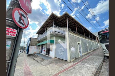 Casa à venda com 200m², 4 quartos e 3 vagasFachada