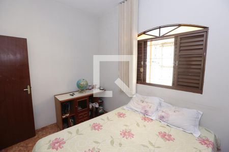 Casa à venda com 200m², 4 quartos e 3 vagasQuarto 2