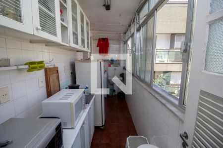 Apartamento à venda com 202m², 3 quartos e 1 vagaÁrea de Serviço