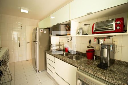 Apartamento para alugar com 117m², 3 quartos e 3 vagas Apartamento para alugar com 117m², 3 quartos e 3 vagasCozinha