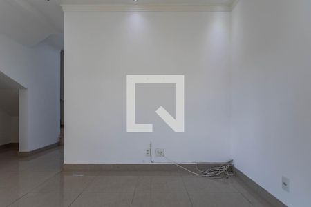 Sala de casa de condomínio para alugar com 2 quartos, 80m² em Vila Mogilar, Mogi das Cruzes