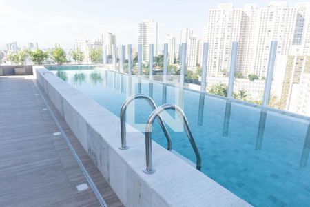 Studio à venda com 38m², 1 quarto e sem vaga Studio à venda com 38m², 1 quarto e sem vagaÁrea comum - Piscina