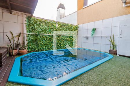 Casa de condomínio à venda com 177m², 3 quartos e 2 vagasQuintal