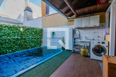 Casa de condomínio à venda com 177m², 3 quartos e 2 vagasQuintal