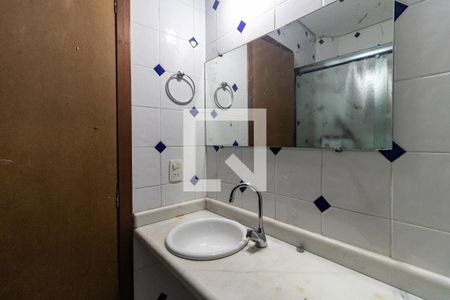 Casa à venda com 248m², 5 quartos e 2 vagas Casa à venda com 248m², 5 quartos e 2 vagasBanheiro Social