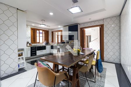 Casa à venda com 248m², 5 quartos e 2 vagas Casa à venda com 248m², 5 quartos e 2 vagasCozinha