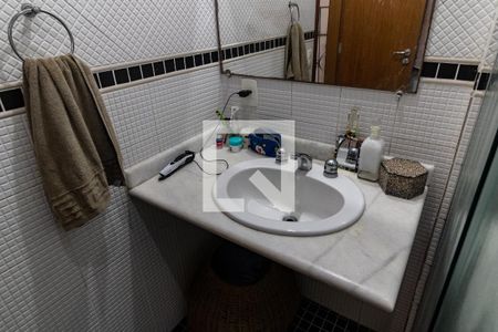 Casa à venda com 248m², 5 quartos e 2 vagas Casa à venda com 248m², 5 quartos e 2 vagasBanheiro da Suíte 2