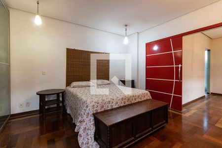 Casa à venda com 248m², 5 quartos e 2 vagas Casa à venda com 248m², 5 quartos e 2 vagasSuíte 1