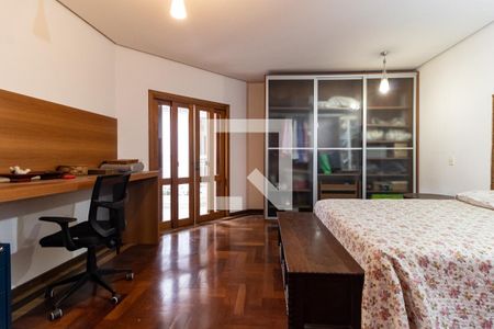 Casa à venda com 248m², 5 quartos e 2 vagas Casa à venda com 248m², 5 quartos e 2 vagasSuíte 1