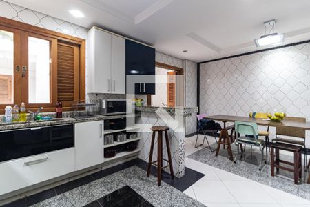 Casa à venda com 248m², 5 quartos e 2 vagas Casa à venda com 248m², 5 quartos e 2 vagasCozinha